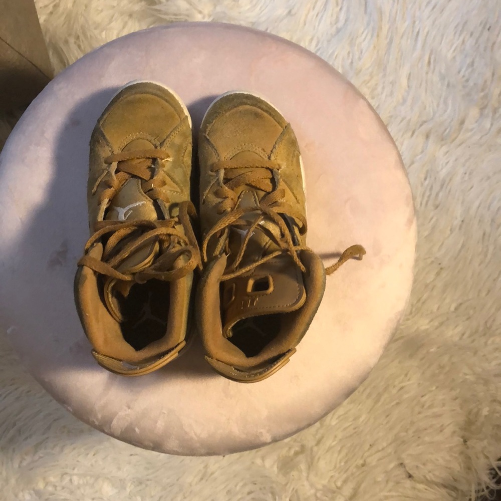 Tanish/Goldish Jordan’s